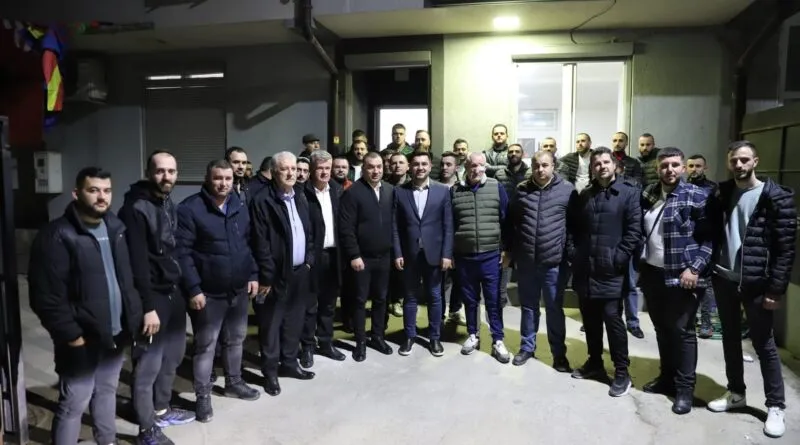Bekteshi takon banorët e Shuto Orizares