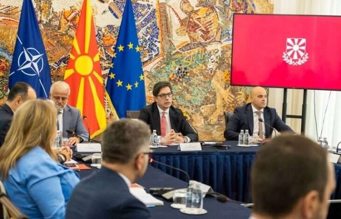 Pendarovski thërret Këshillin e Sigurisë