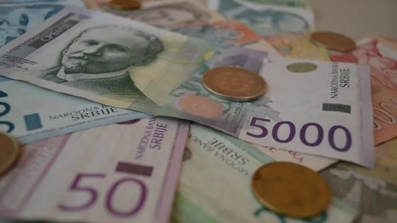BE-ja i kërkon Kosovës të shpjegojë arsyet mbi vendimin e BQK-së