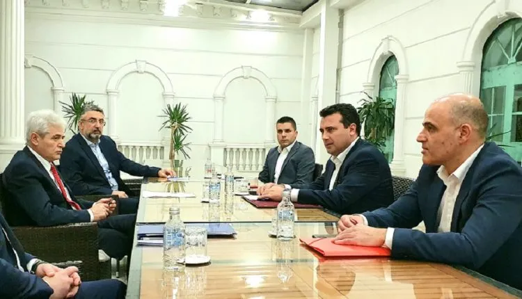 Kovaçevski tregon se çfarë u bisedua në takimin me Zaevin dhe Ahmetin