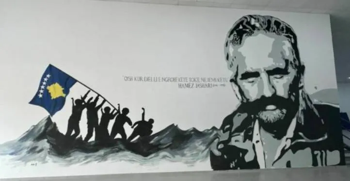 Një mural me portretin e Hamëz Jasharit është realizuar në Ferizaj