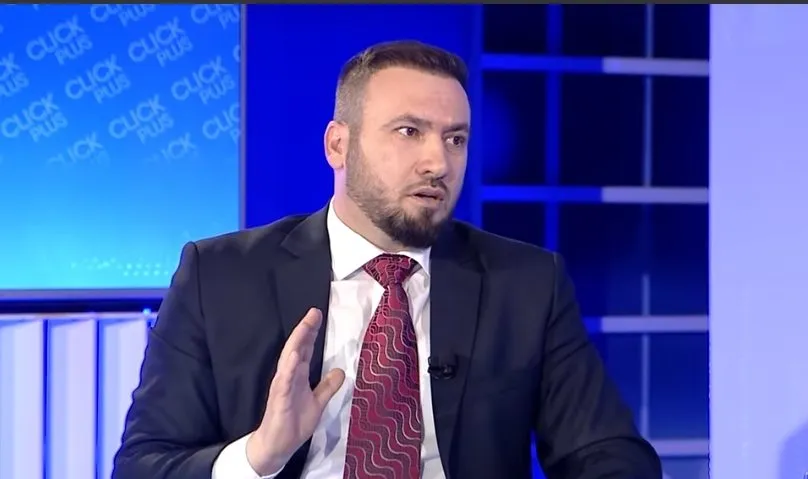 Bela: Ish-këshilltari i Gruevskit, Azir Aliu kryenegociatori i VLEN-it në selinë e VMRO-së!
